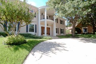 1109 Travis Cir S, Irving, TX 75038