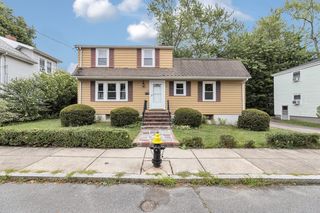 20 Paragon Rd, West Roxbury, MA 02132