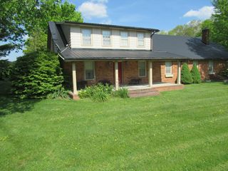 15415 Midland Trl  W, Crawley, WV 24931