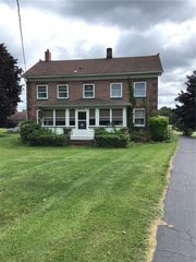 6952 Ontario Center Rd, Ontario, NY 14519