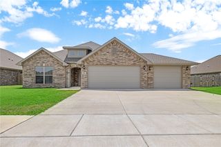 731 Melrose Pl, Bentonville, AR 72712
