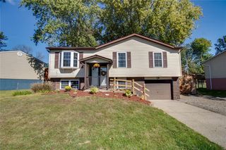 512 Tremont Dr, Godfrey, IL 62035