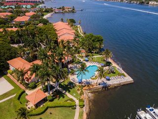 135 Yacht Club Way #104, Hypoluxo, FL 33462