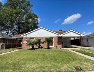 1121 Farrington Dr, Marrero, LA 70072