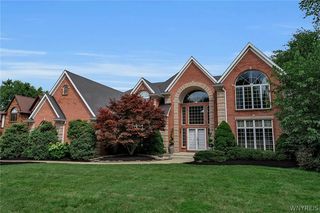 5565 Hidden Pines Ct, Williamsville, NY 14221