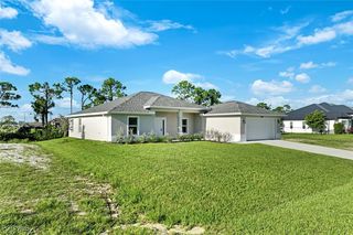 1828 NW 30th Ter, Cape Coral, FL 33993