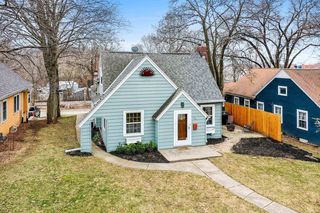 712 Allouez Ter, Green Bay, WI 54301