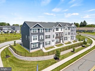 74 Overshot Ln, Gettysburg, PA 17325