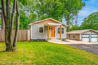 8 Cove Street, Niverville, NY 12130