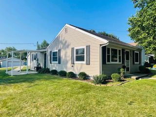 614 E  Randolph St, Angola, IN 46703