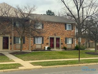 4902 Wickford Dr   E #5, Sylvania, OH 43560