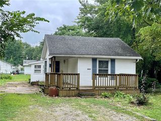 2533 E  William St, Decatur, IL 62521