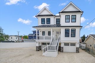 104 Lawrence Dr, Manahawkin, NJ 08050