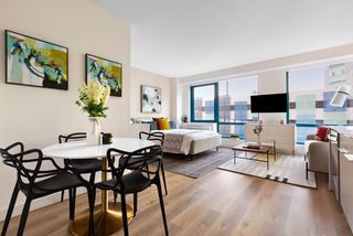 800 Harbor Blvd #1611A, Weehawken, NJ 07086