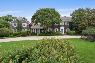 1 Eel Cove Rd, Wainscott, NY 11975