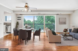 3240 S  28th St #303, Alexandria, VA 22302