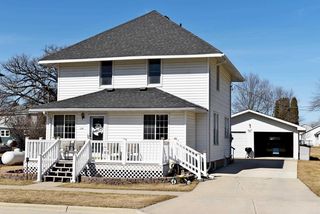 104 E  4th St, Riceville, IA 50466