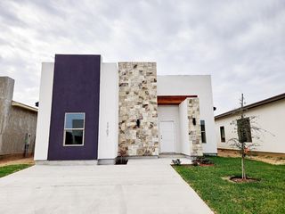 1707 Lomas Del Sur Blvd, Laredo, TX 78046