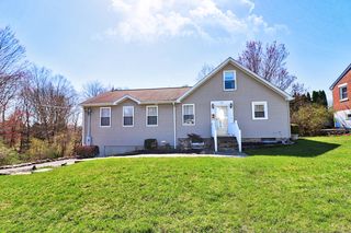 39 Camp St, Watertown, CT 06779