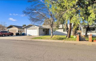 2809 Mockingbird Dr, Ceres, CA 95307