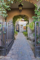 8932 E MOUNTAIN SPRING Road, Scottsdale, AZ 85255