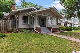 610 S  28th St, Lincoln, NE 68510