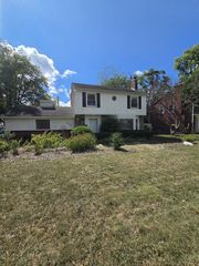 2203 McDonald Ave, Royal Oak, MI 48073