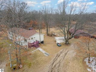 550 East St, Lake, MI 48632
