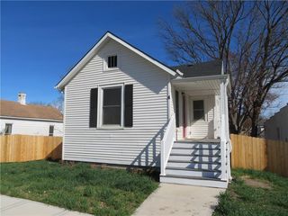 4 W  Piankishaw St, Paola, KS 66071