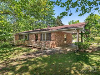 235 Owl Hollow Rd, Mill Spring, NC 28756