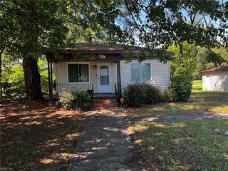 2566 Campostella Rd, Chesapeake, VA 23324
