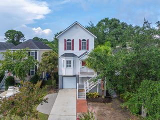 819 Harbor Place Dr, Charleston, SC 29412
