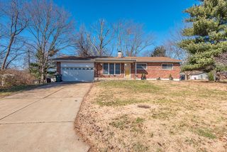 8 Forest Knoll Dr, Fenton, MO 63026