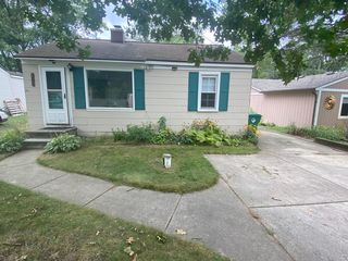 175 Osborne St, Commerce Township, MI 48382