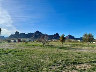 2980 S  Naco Rd, Golden Valley, AZ 86413