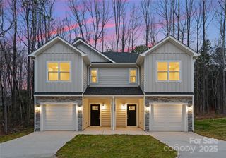 2113 Gemway Dr, Charlotte, NC 28216