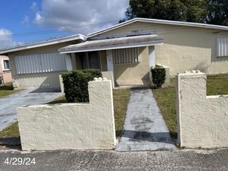 Address Not Disclosed, Miami Gardens, FL 33056