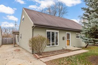 232 S  Ahrens Ct, Lombard, IL 60148