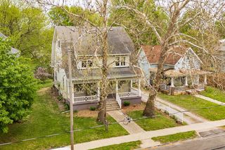 909 W  Wood St, Bloomington, IL 61701