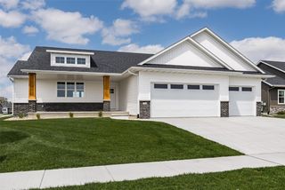 124 Eastview Ave, Marion, IA 52302