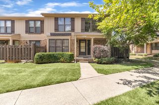 8667 Edgewater Ln #1, Warren, MI 48093