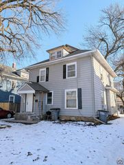 824 State St, Emporia, KS 66801