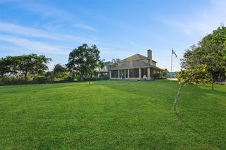 11610 Cedar Gully Rd, Beach City, TX 77523