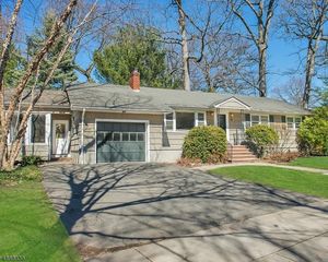 5 Frederick St, Montclair, NJ 07043