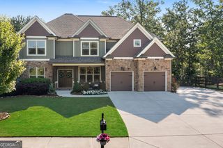 4 Bluff Ct SE, Cartersville, GA 30120