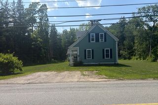 54 Park St, Pepperell, MA 01463