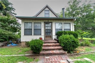 323 W  7th St, Chandler, OK 74834