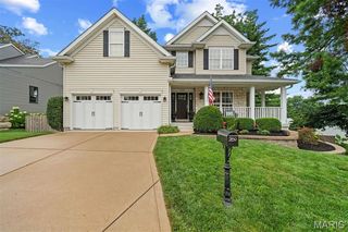 2159 Oak Dr, Saint Louis, MO 63131
