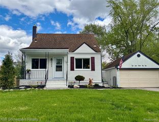 20352 Beatrice St, Livonia, MI 48152