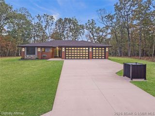 242 Turn Bridge Ln, Sunrise Beach, MO 65079